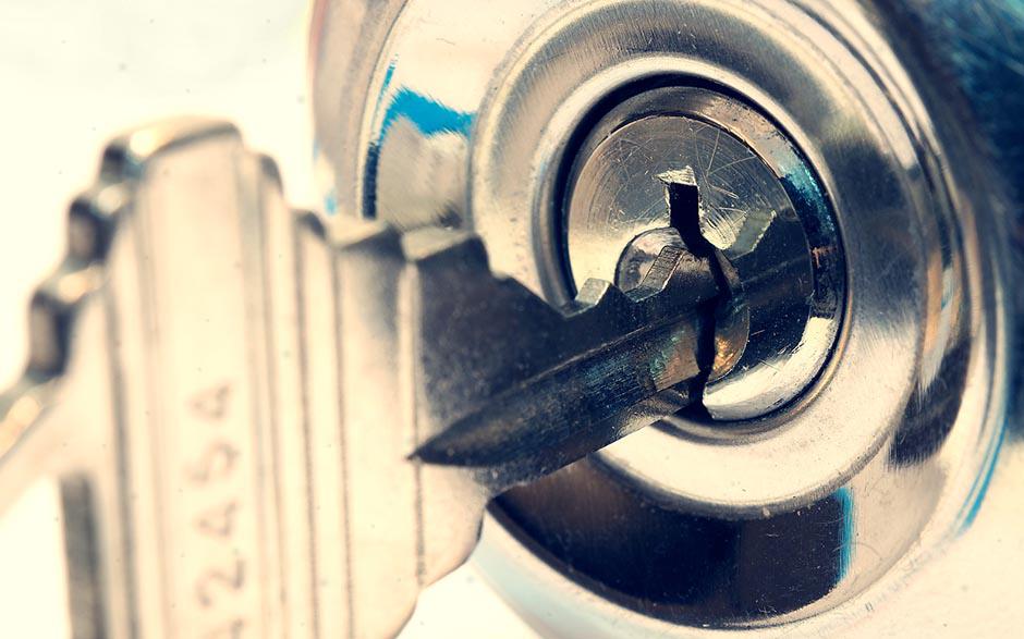 serrure porte de garage coulissante Leudeville
